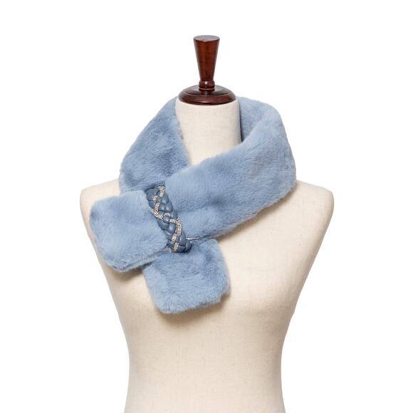 Women's Blue Faux Fur Pull Through Scarf One Size NEW - Picture 3 of 4